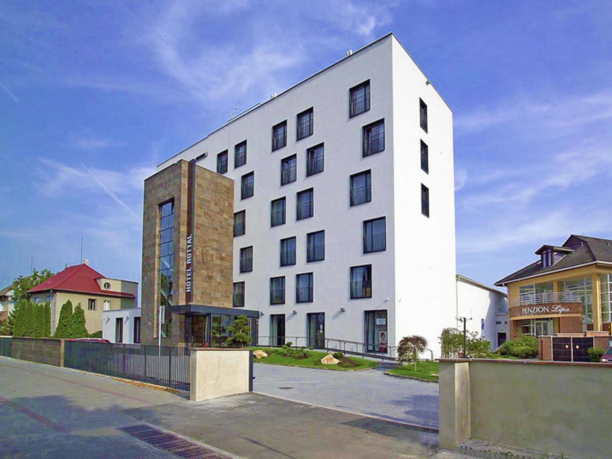 Hotel Rottal Otrokovice Exteriör bild